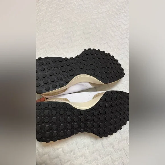 New Balance Cream and White Sneakers - Picture 3 of 4